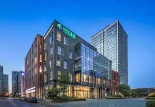 新疆18路光伏汇流箱销售